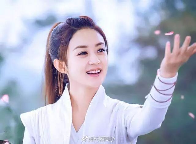 杨幂耳朵边有没有痣_杨幂耳朵面相_杨幂耳朵对比