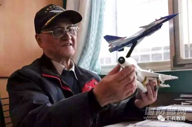 84歲航模人和他的1000多架航模背后的故事的圖1