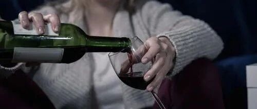 睡不着酒灌醉 这样做的后果······