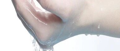 双手爱出汗 可能是种病