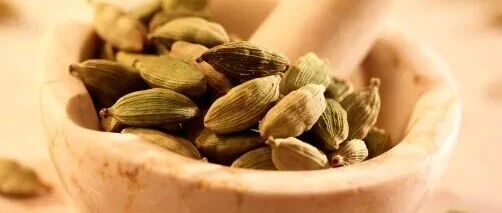 豆蔻煮水 开胃祛湿