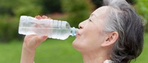 口干眼干皮肤干 这种病中老年女性好发