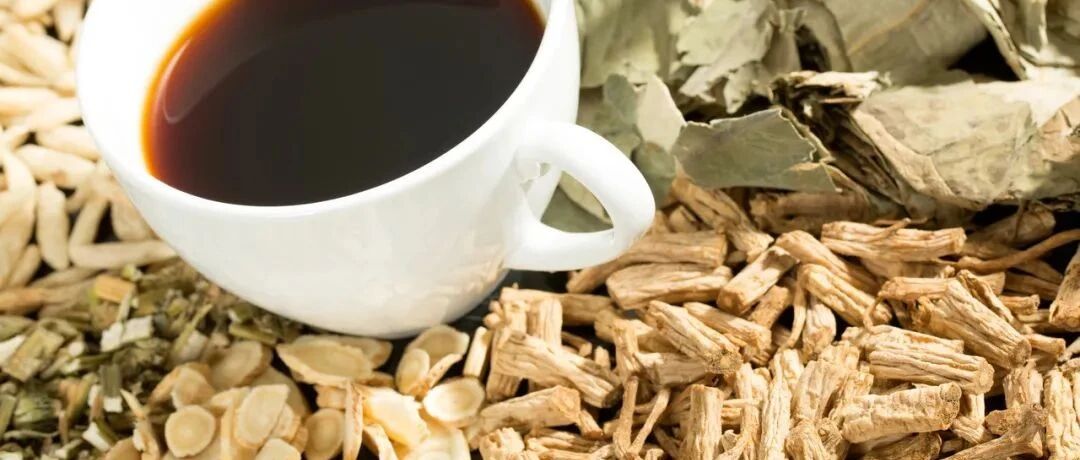 中药苦 一口闷？这些服用中药的错误姿势你有吗