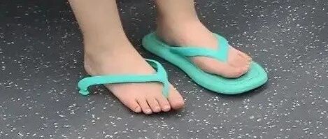 打工人高峰期挤地铁杯具瞬间