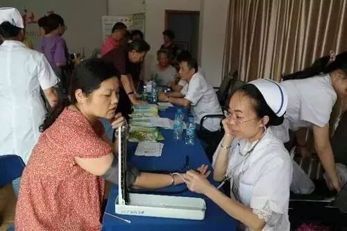 高血压的罪魁祸首不是盐，而是它！再不忌口，就如同天天吃砒霜