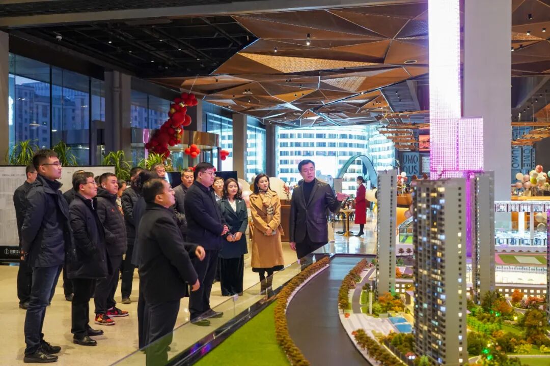 别程远董事长向盛夏一行汇报了安泰实业文旅产业发展情况,并详细介绍