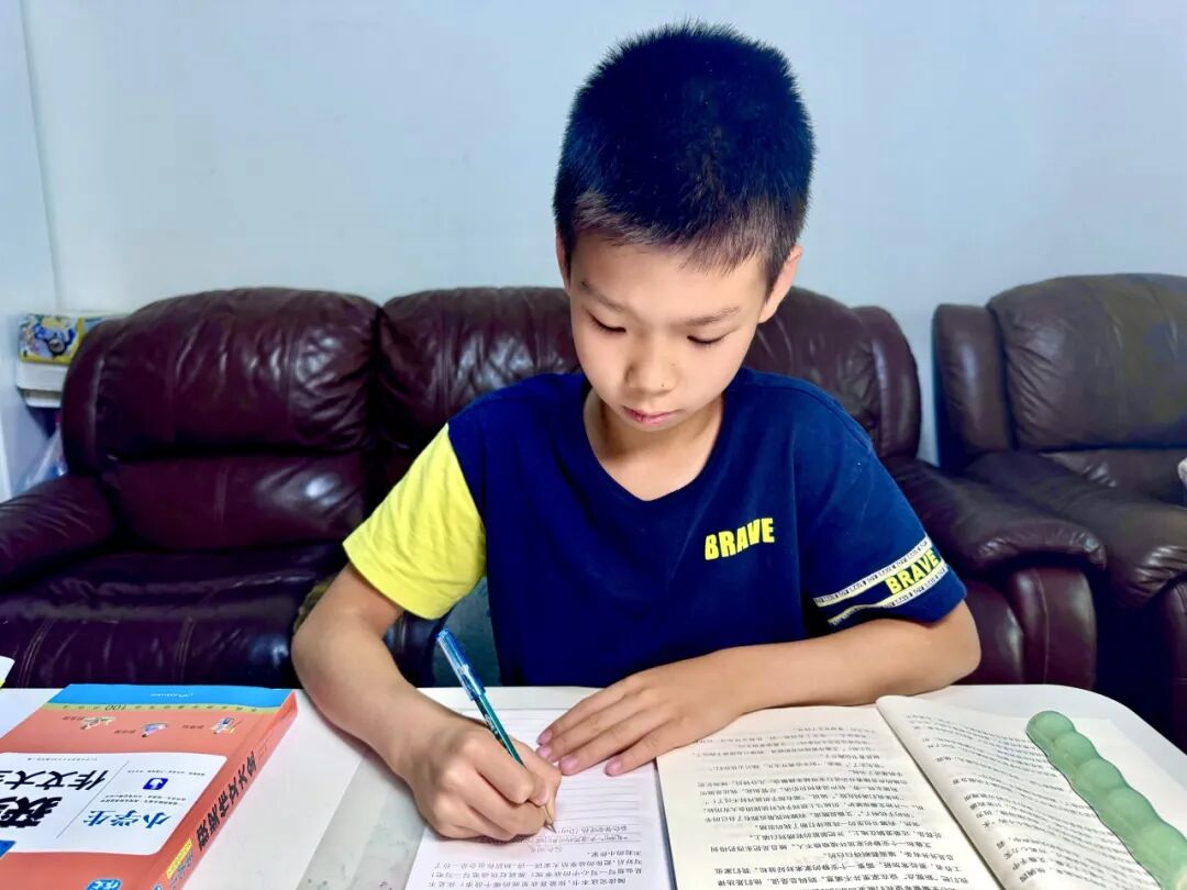 AD105怎么读【2024第(105)期】拓宽知识   启迪智慧之光——2024年上海市外高桥保税区实验小学暑假阅读活动_https://www.jmylbn.com_新闻资讯_第77张