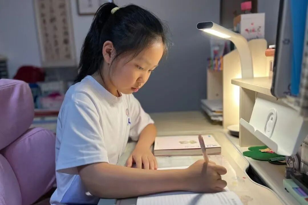 AD105怎么读【2024第(105)期】拓宽知识   启迪智慧之光——2024年上海市外高桥保税区实验小学暑假阅读活动_https://www.jmylbn.com_新闻资讯_第81张