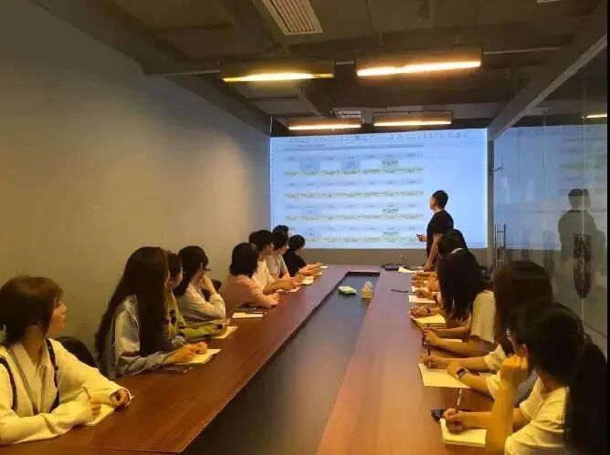 求求你们，别再网暴伟哥了！