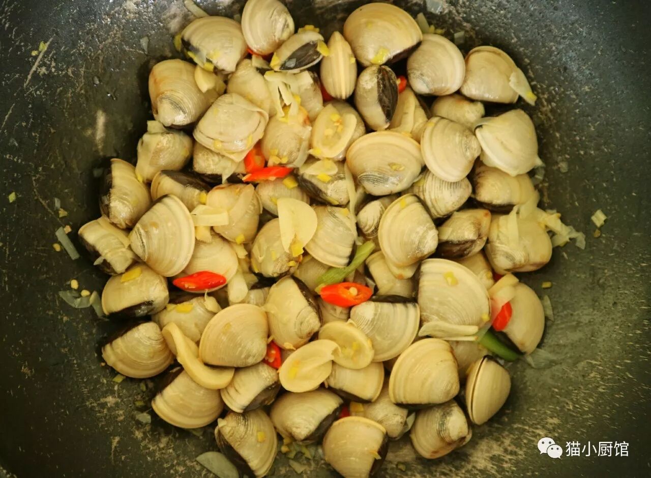 宿舍懒人福利——笋香蛤蜊酸辣汤