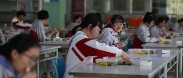 教育部：鼓励各地采取措施加强学校供餐监管