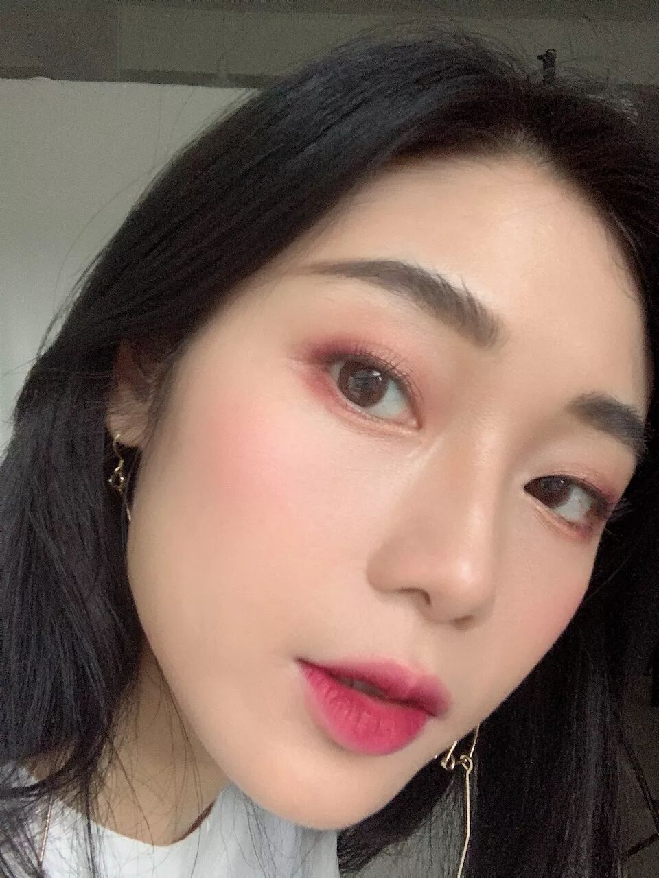 夏日妆容分享|可甜可辣蜜桃粉妆容(蜜桃粉显肤色吗女生)