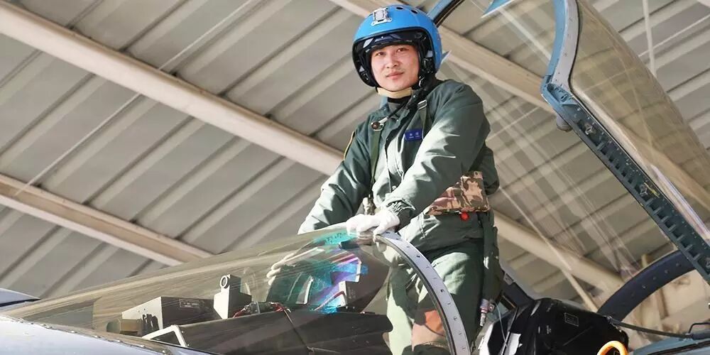 倾听中国力量功勋试飞员徐勇凌两次生死考验