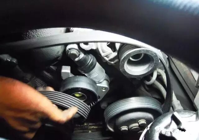 防止发动机皮带断裂，我找到一绝招！