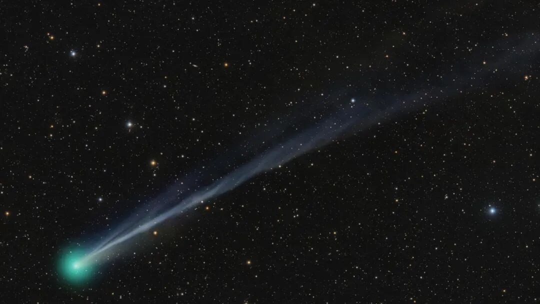 莱蒙彗星现身