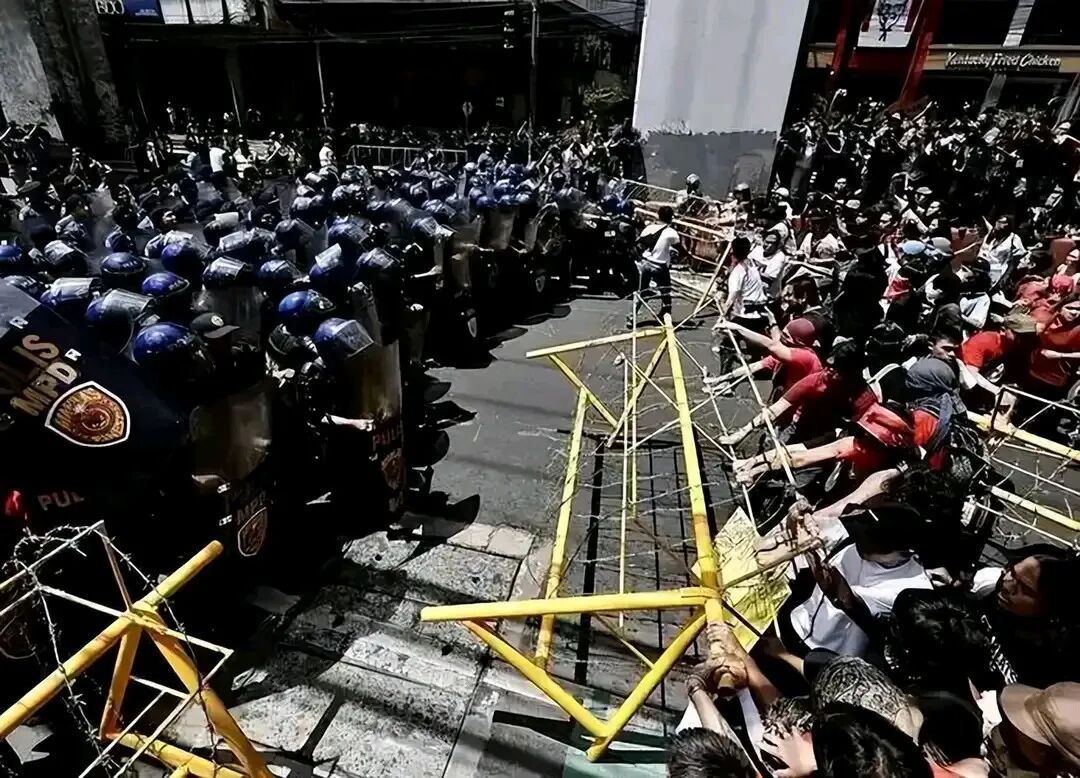 马科斯权力宝座岌岌可危了吗