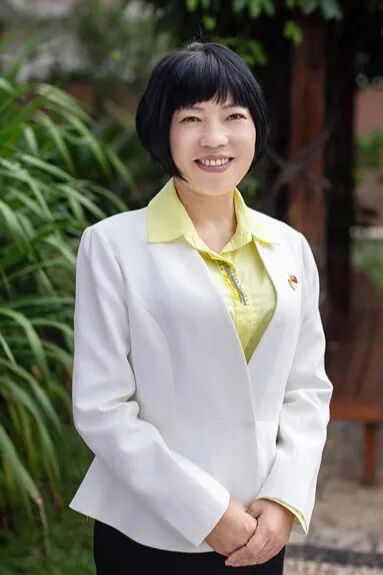 云南省特级教师:杨翠英执一段粉笔用心挥洒,站一方讲台温情育人,她们