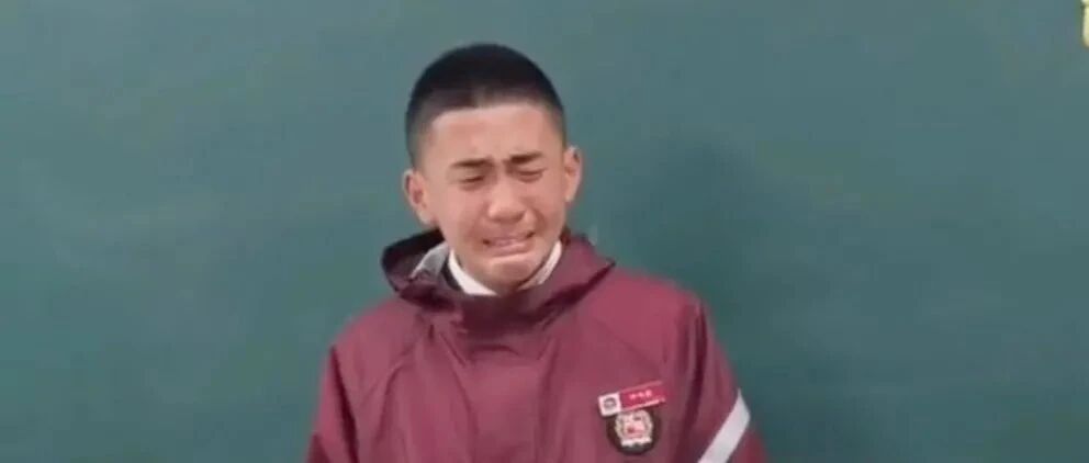 “我也不知道说啥好，就俩字，‘高兴’！”