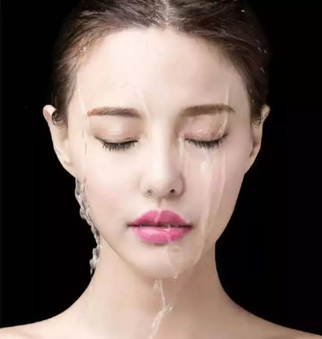 皮肤干,就狂补水?又做错了吗?! 皮肤干,就狂补水?又做错了吗?!