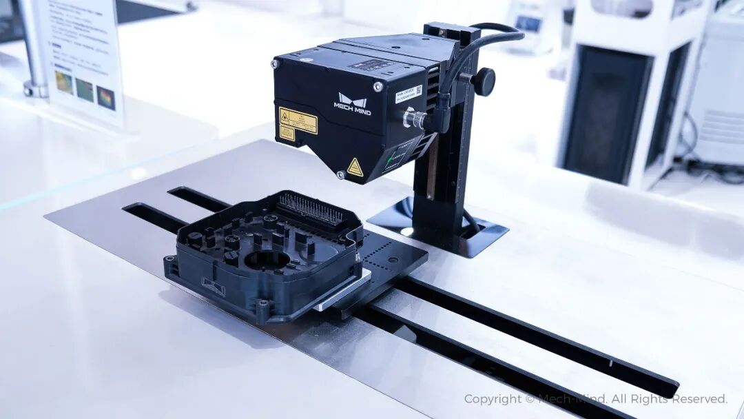 梅卡曼德通用机器人“眼脑手”亮相上海AMTS汽车展，具身智能技术驱动汽车全场景智能制造