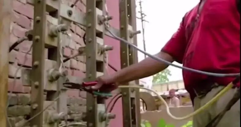 印度人偷電，瘋狂到了什么程度？你絕對想不到！的圖10