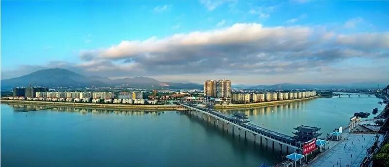 四会的碧海湾大桥又叫柑乡大桥,出生于2003年,到目前已经足足14年了.