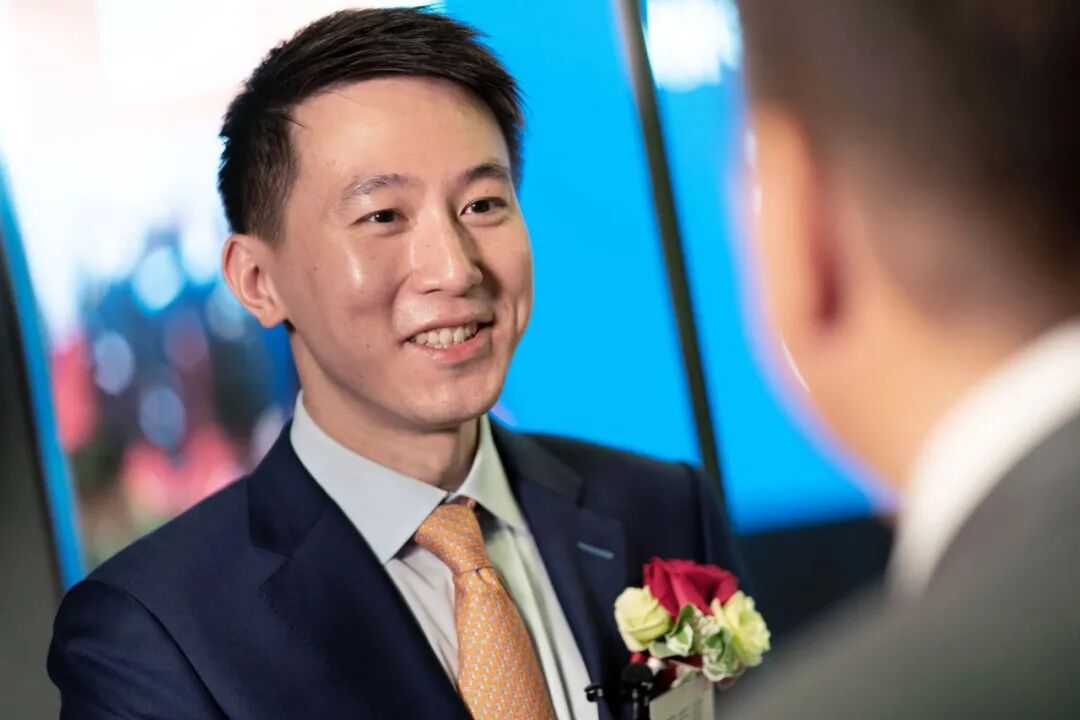 反诈老陈痛哭！年收入133万，做了2年网红后，还想回去做警察