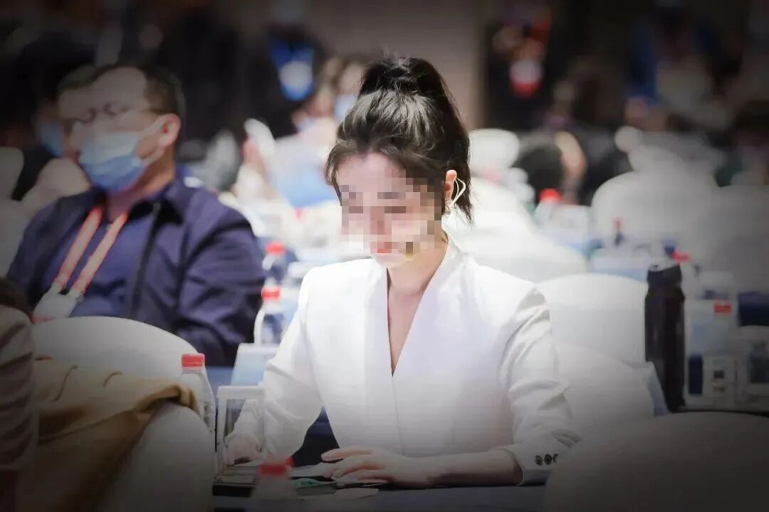 小杨哥、李佳琪和罗永浩只是棋子，背后的大佬才是真神！