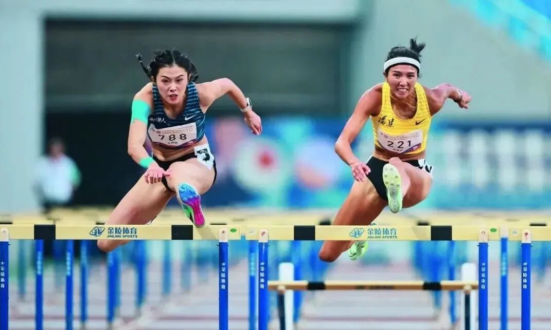 整容的网红！吴艳妮抢跑后还能“表演”多久？