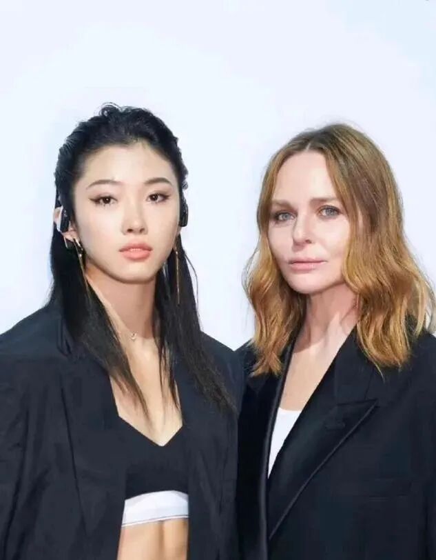 整容的网红！吴艳妮抢跑后还能“表演”多久？