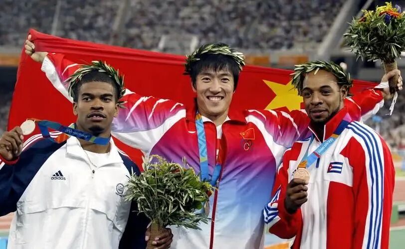 整容的网红！吴艳妮抢跑后还能“表演”多久？