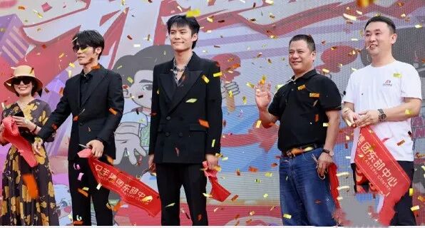 1年纳税4.5个亿，每月发工资5000万，疯狂小杨哥的吸金帝国！