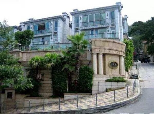 李嘉诚23岁的长孙女已上线 原来单身的豪门后代不只是有钱 自由微信 Freewechat