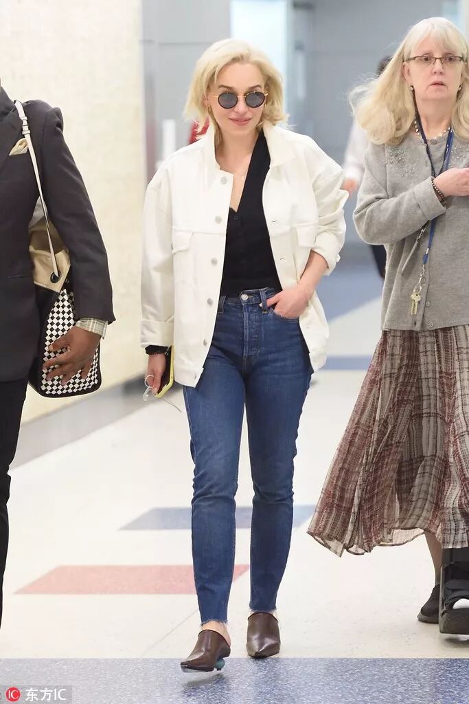 脖子短的女生靠ta就能轻松穿出天鹅颈