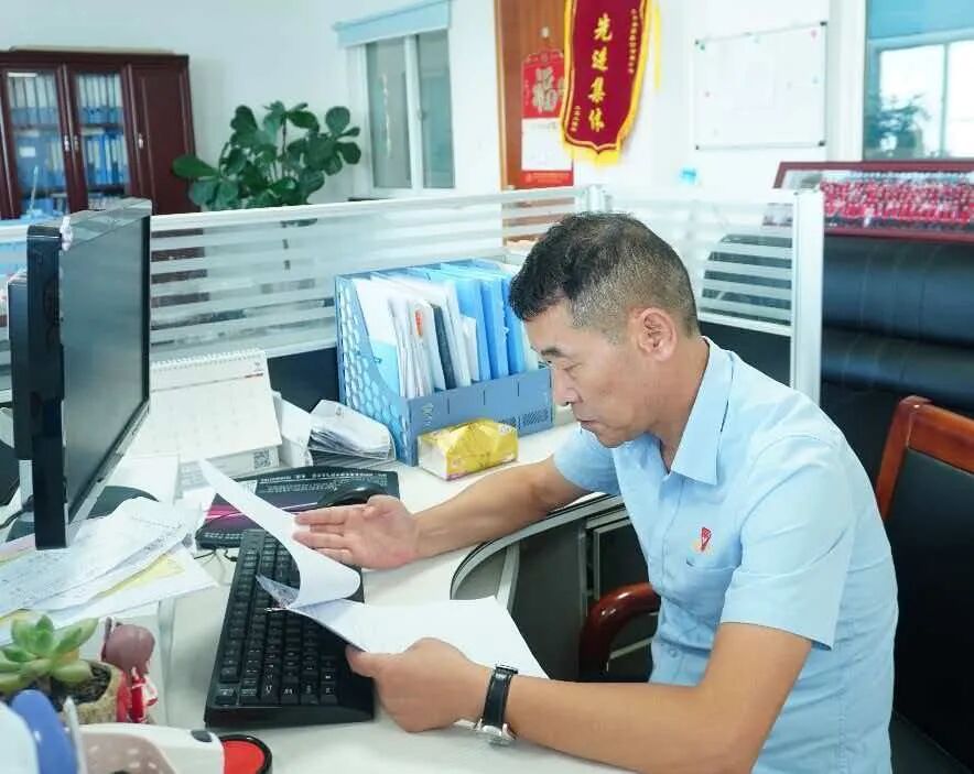 晶锋集团开展八一退伍军人座谈慰问活动