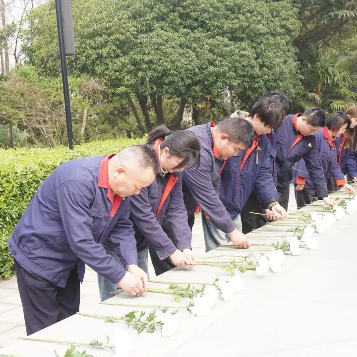 祭英烈 学党史 传精神 育新人
