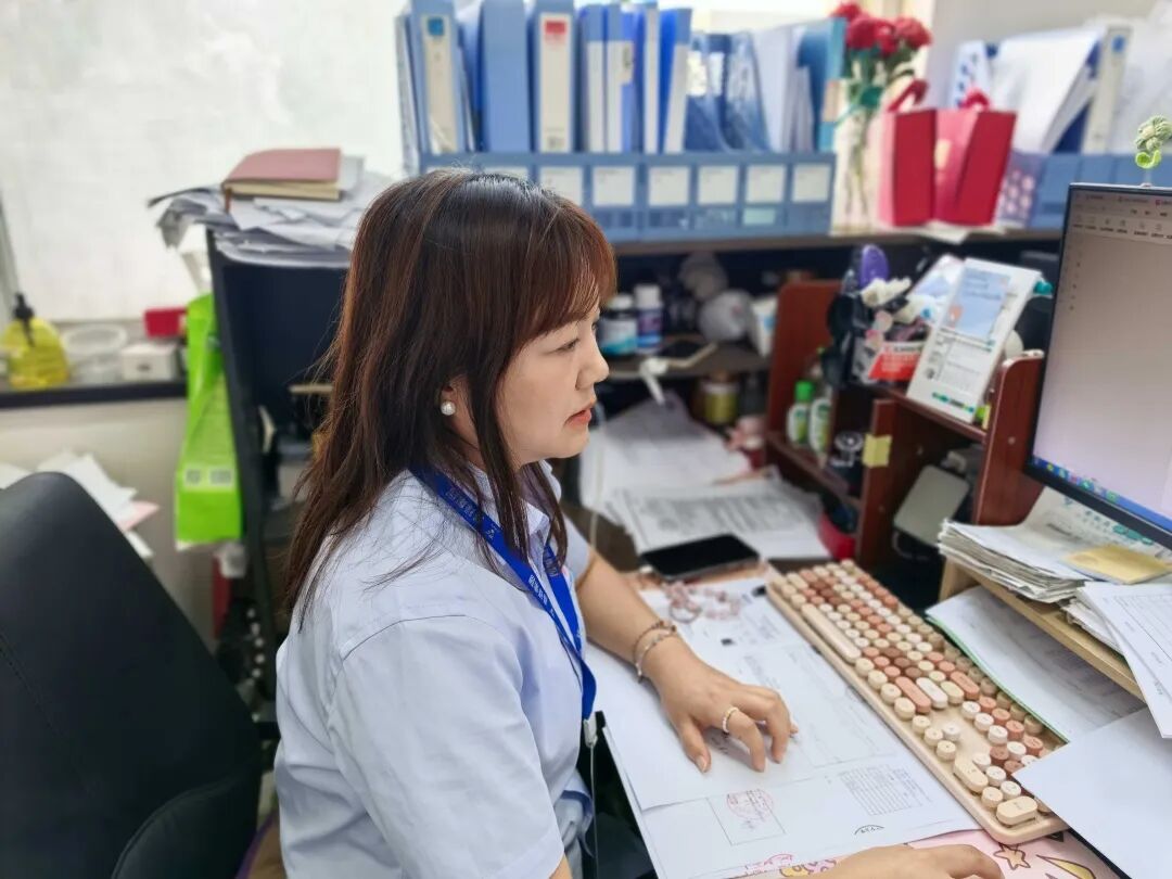逐锋二十载，芳华绽晶锋｜专访采购部副经理周学艳