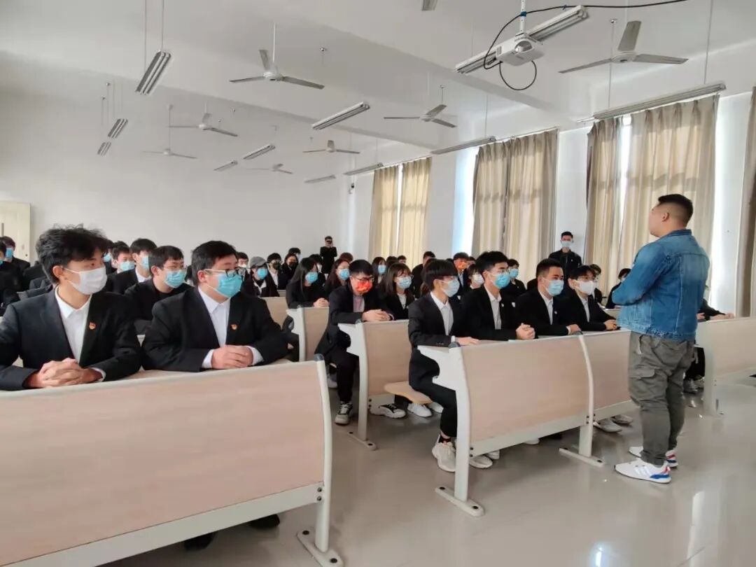 川科互联网+&芯片学院学生党支部开展十九届六中全会重要精神专题学习会议(图2)