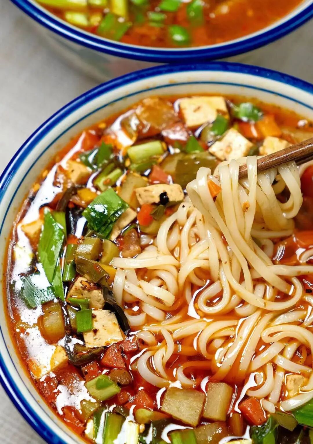一碗麻辣烫引燃全网热潮,这座甘肃老城,其美食魅力超乎你想象