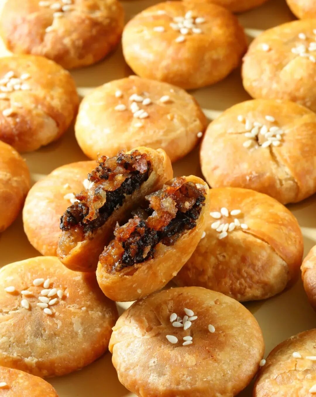 数不尽的桃花源徽州的春天,是黄山的缥缈云海,是"天空之城"木梨硔村的