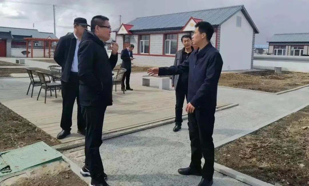 首页>新闻动态>孙吴要闻>4月21日,孙吴县委常委,政府副县长唐瑞丰带领