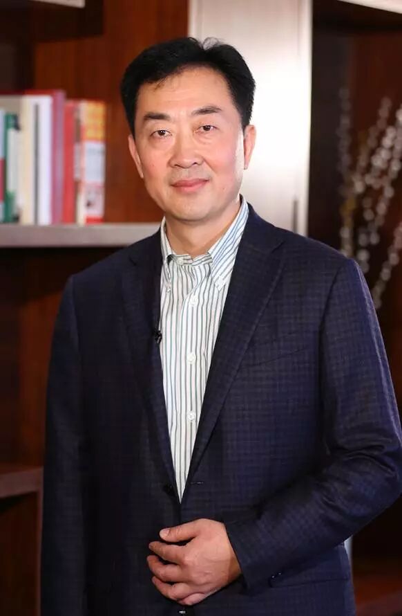 黄绍武江西宜春人,鸿利智汇集团股份有限公司董事长.