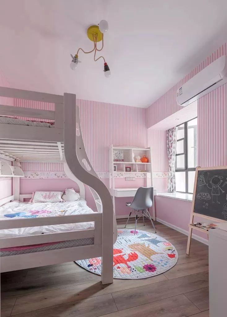 兩個小孩為了床鬧不和？你的兒童房可能需要這麼設計～ 家居 第16張