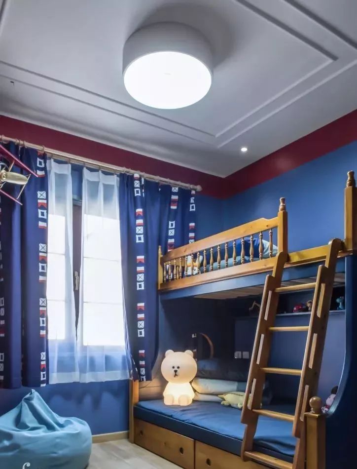 兩個小孩為了床鬧不和？你的兒童房可能需要這麼設計～ 家居 第17張