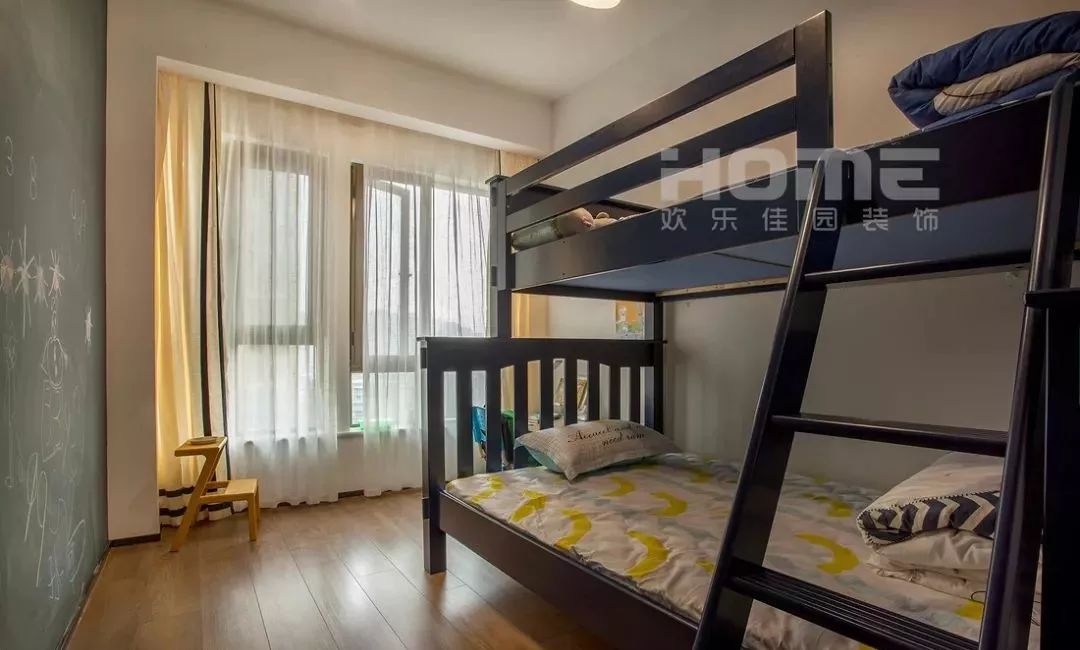 兩個小孩為了床鬧不和？你的兒童房可能需要這麼設計～ 家居 第28張