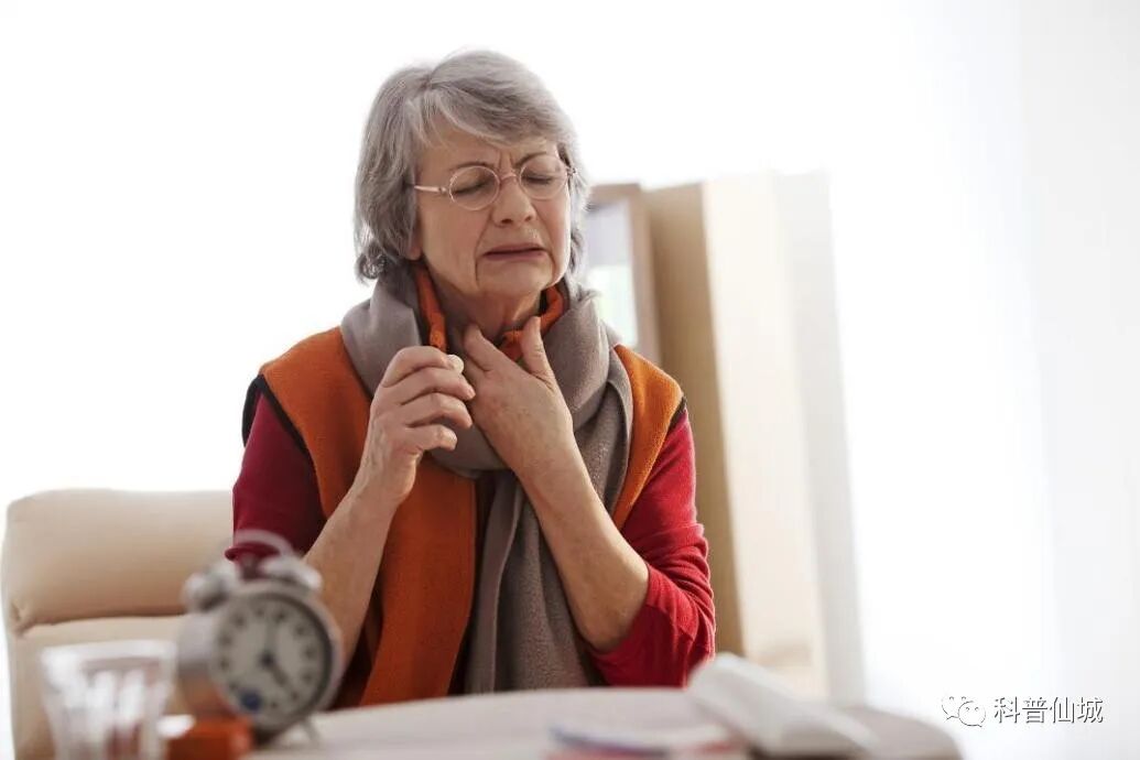 吸痰器怎么用有肺病的老年人，家里最好备一台吸痰器_https://www.jmylbn.com_新闻资讯_第3张