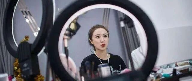 薇娅行程表曝光：员工的干劲，都是钱给的！