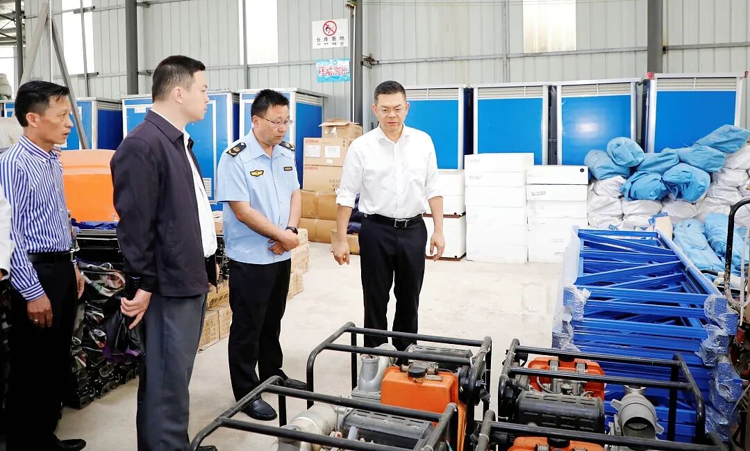 张东检查防汛工作并开展河长制巡河 - 象州要闻 - 广西来宾象州县人民