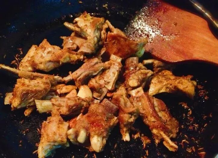 家常菜：孜然羊排的做法，鲜香滋补