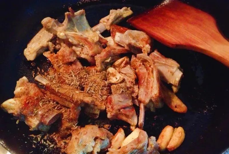家常菜：孜然羊排的做法，鲜香滋补